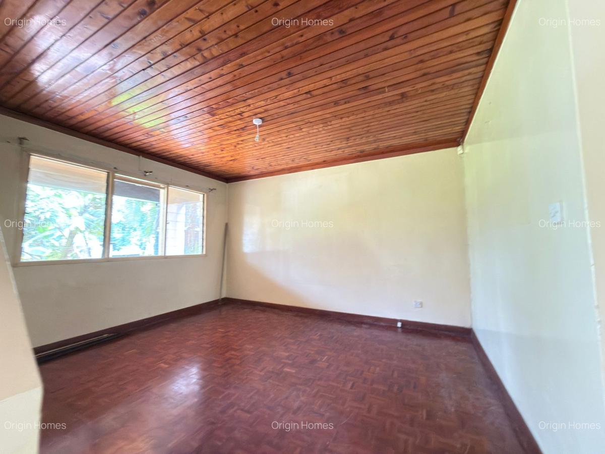 4 Bed House with En Suite at Kyuna - 7