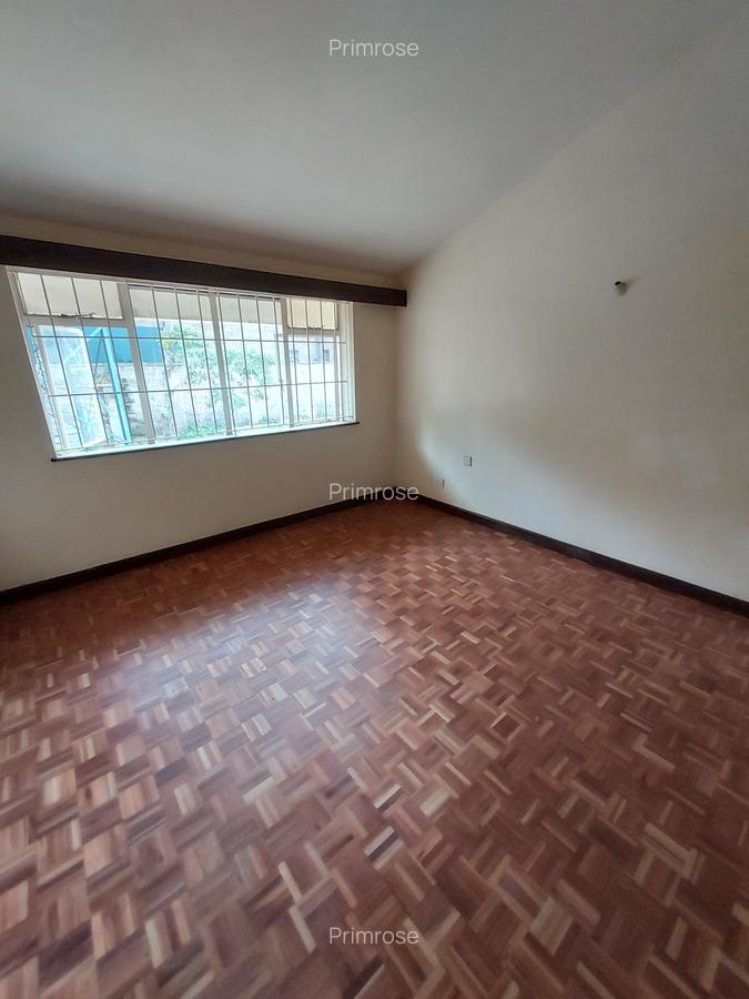 4 Bed Townhouse with En Suite in Spring Valley - 13