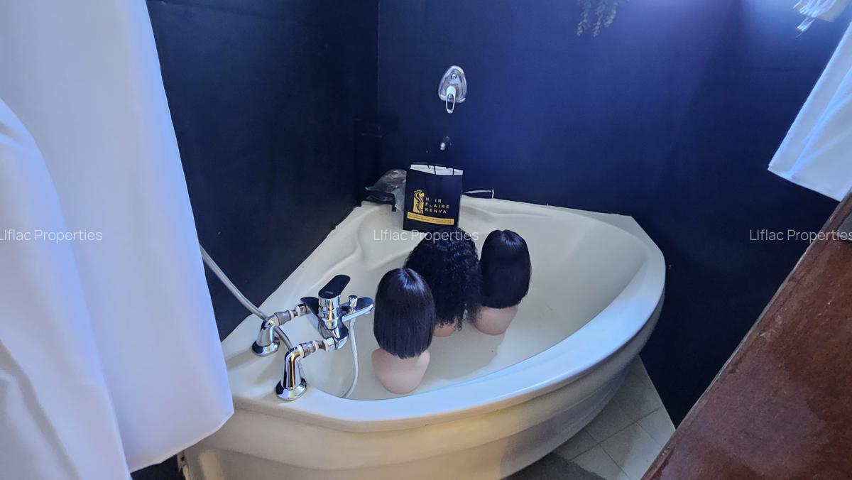 5 Bed House with En Suite in Runda - 11