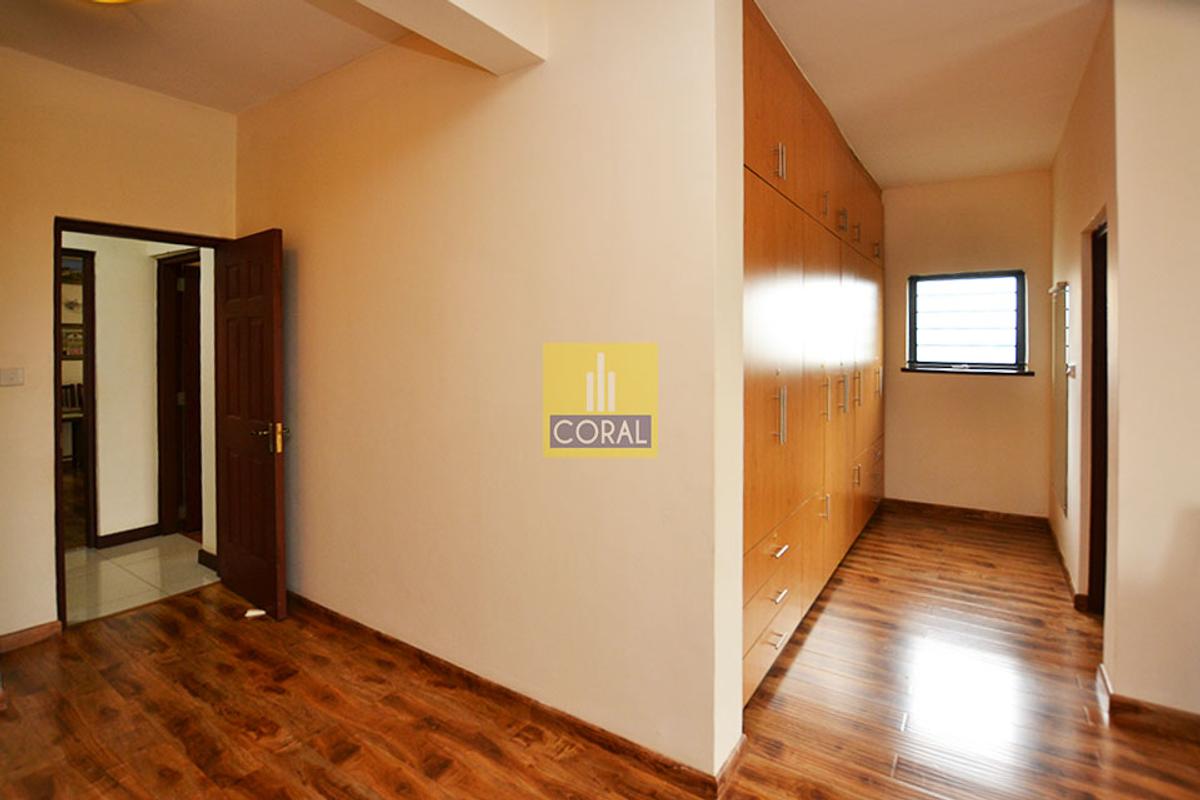 3 Bed Apartment with Backup Generator in Rhapta Road - 9