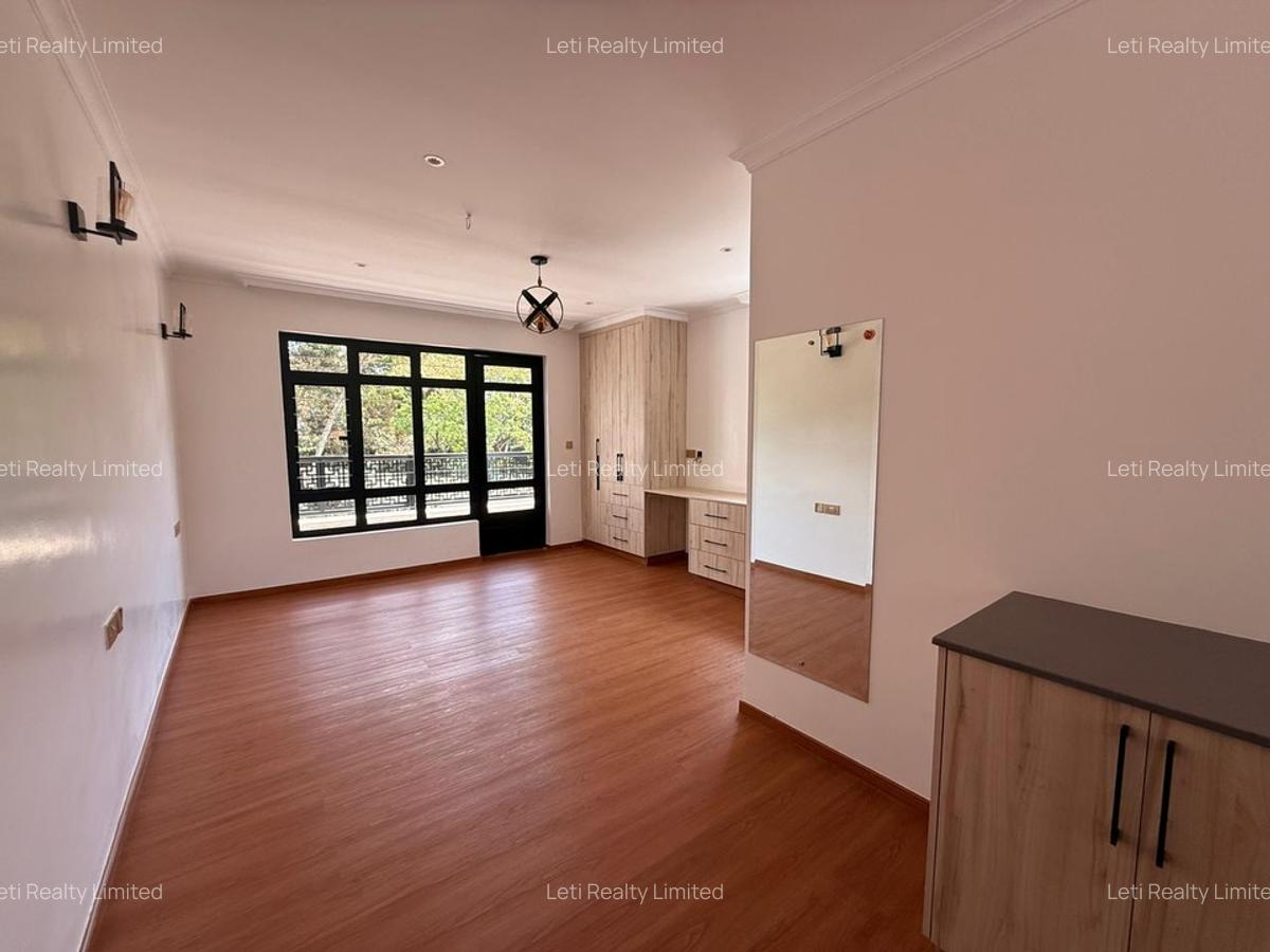 6 Bed House with En Suite in Runda - 7