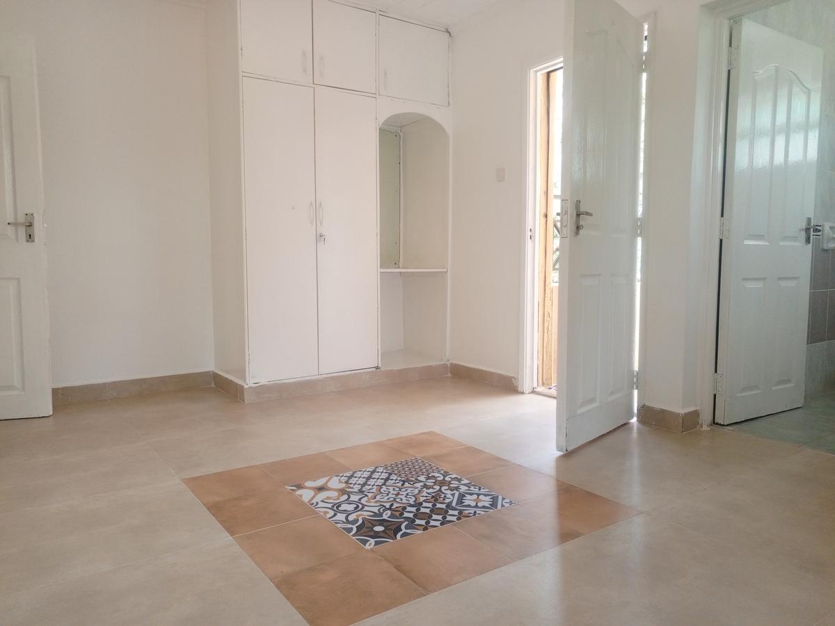5 Bed House with En Suite at Nyari Estate - 9