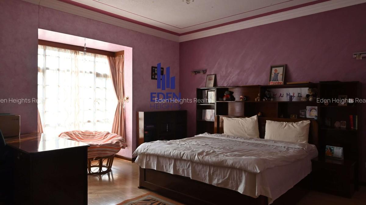 5 Bed Townhouse with En Suite in General Mathenge - 9