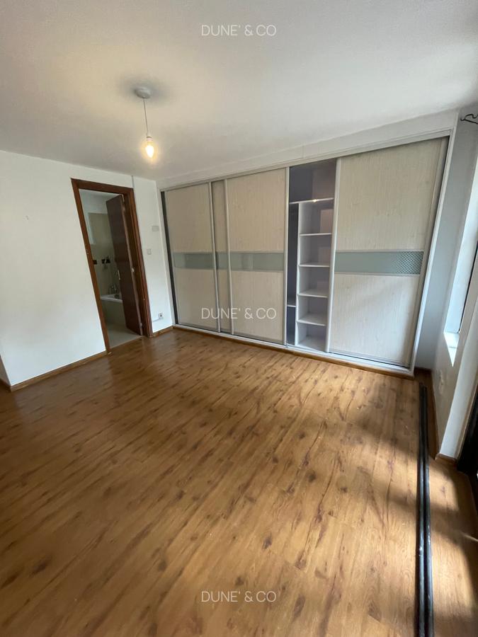 2 Bed Apartment with En Suite in Riverside - 13