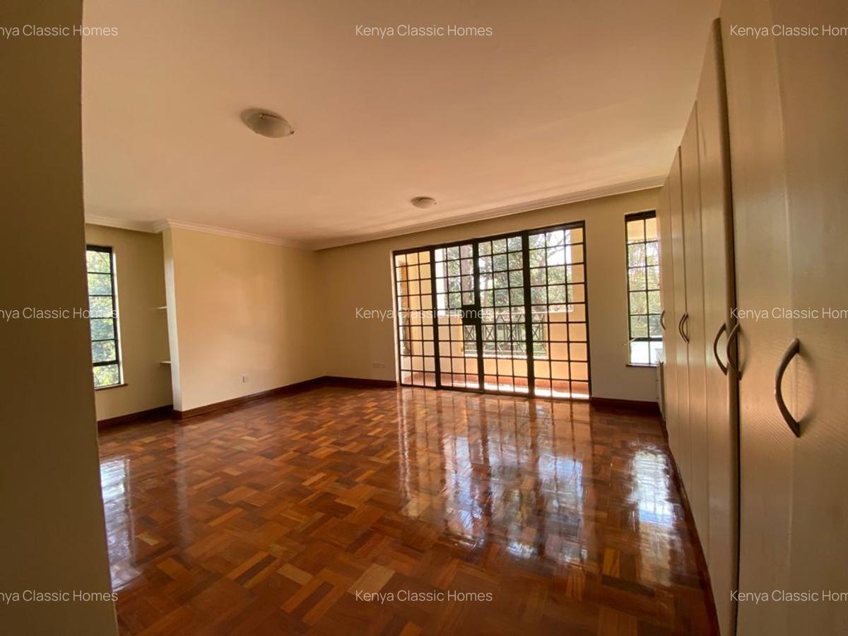 5 Bed Villa with En Suite at Lavington - 7