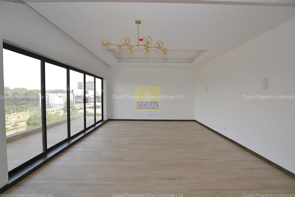 3 Bed Apartment with Swimming Pool in Rosslyn - 3