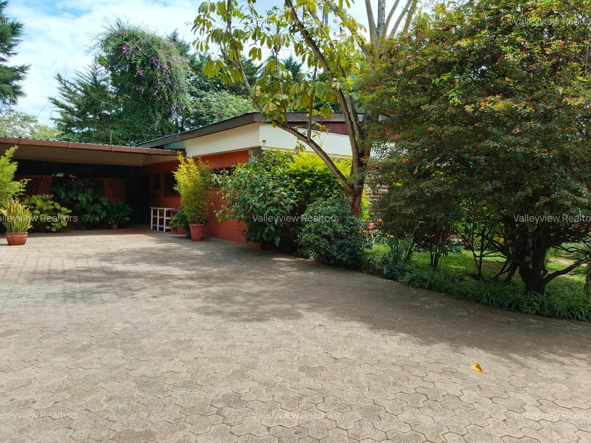 3 Bed Townhouse with En Suite at Lavington - 1