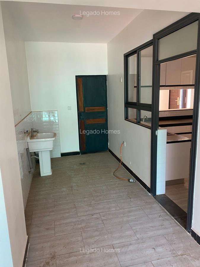 Serviced 3 Bed Apartment with En Suite at Othaya Road - 13