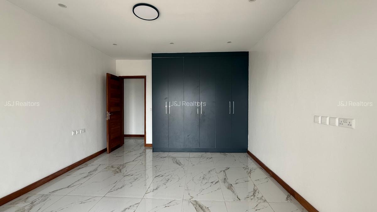 4 Bed Apartment with En Suite in Westlands Area - 13