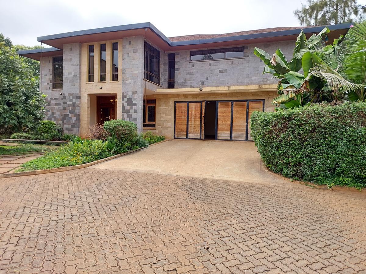 5 Bed House with En Suite at Soraya Drive - 7