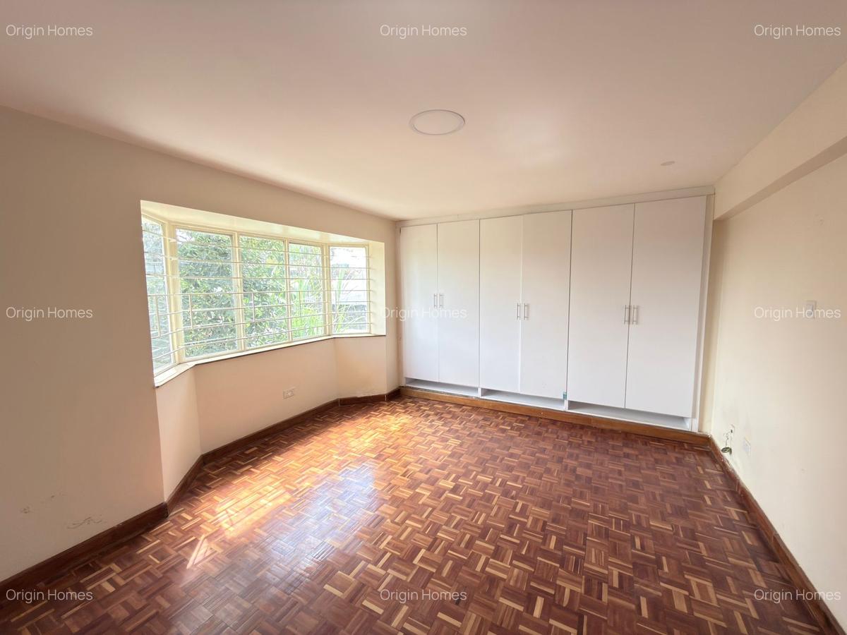 4 Bed Townhouse with En Suite at Westlands - 17