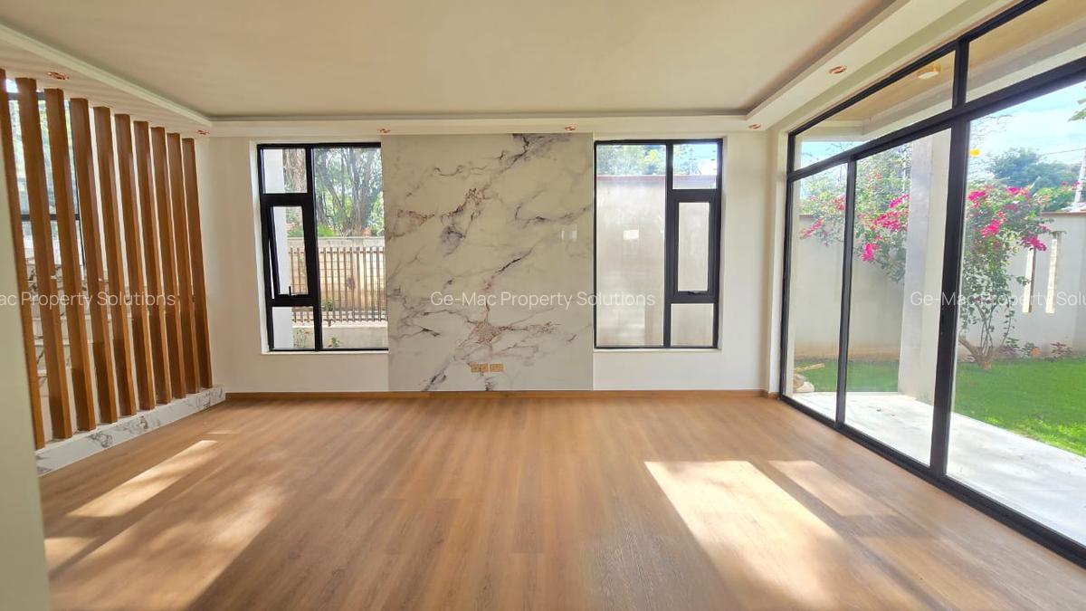 5 Bed House with En Suite in Lavington - 19