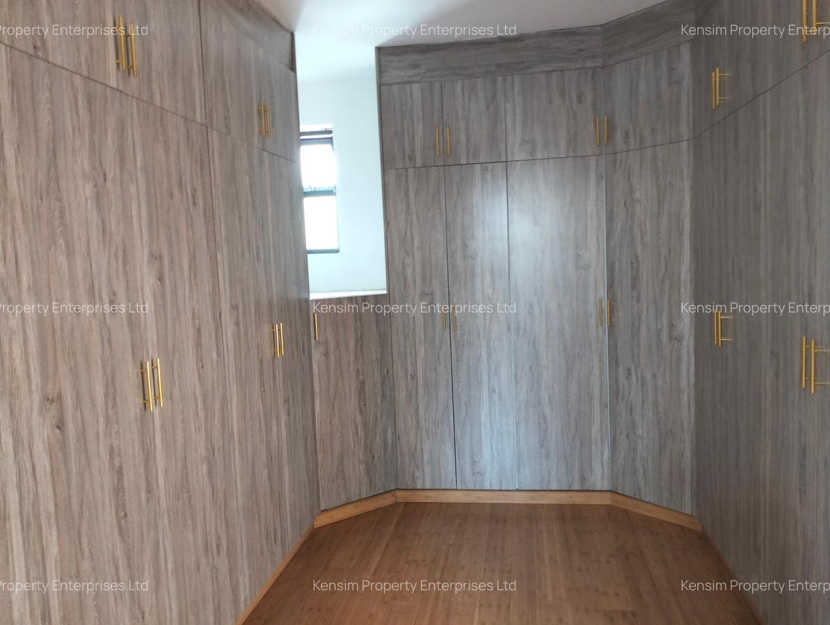 4 Bed Townhouse with En Suite in Lavington - 10