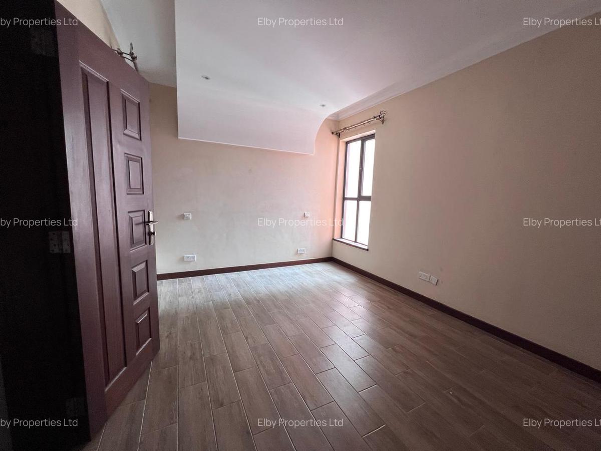 Serviced 6 Bed Apartment with En Suite in Parklands - 14