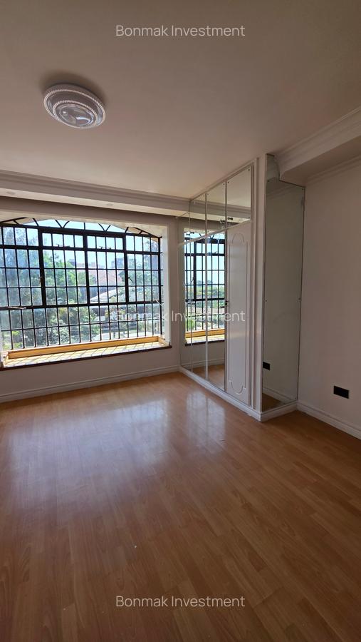 3 Bed Apartment with En Suite at Valley Arcade - 14