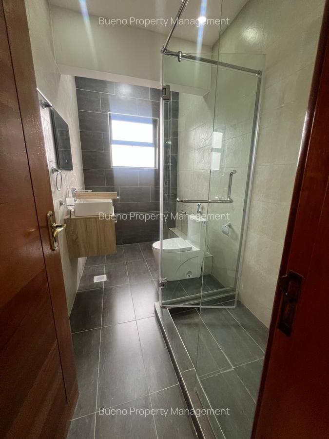4 Bed Apartment with En Suite in Kilimani - 20