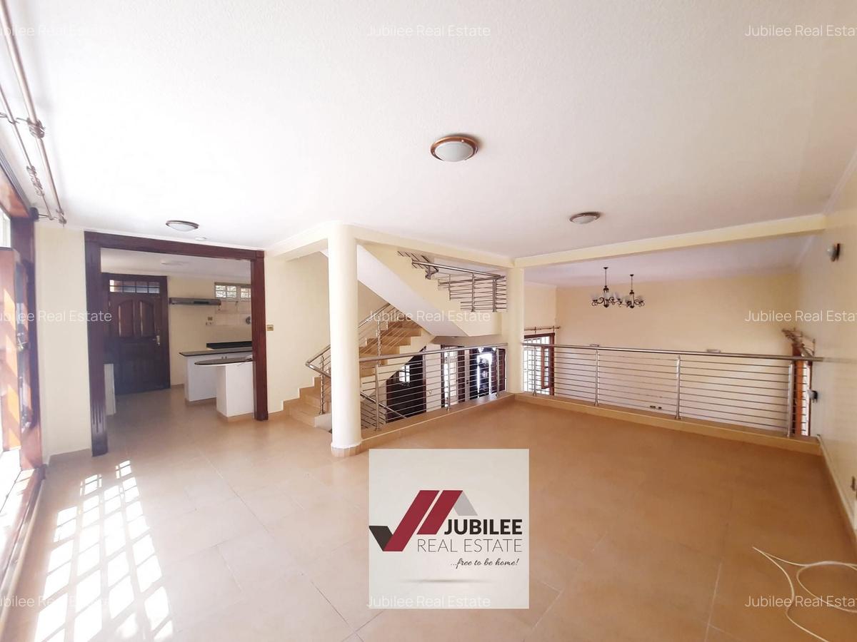 4 Bed Villa in Westlands Area - 13