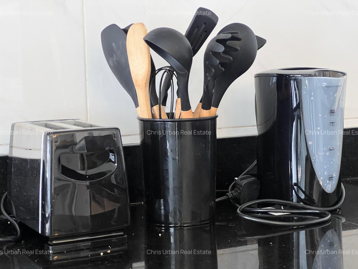 Serviced 2 Bed Apartment with En Suite at Junction Mall - 4