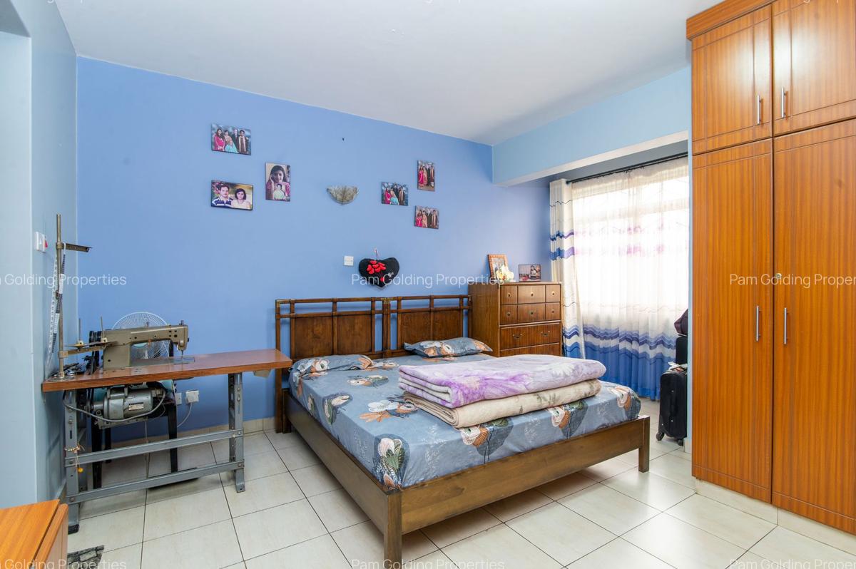 3 Bed Apartment with En Suite in Parklands - 16