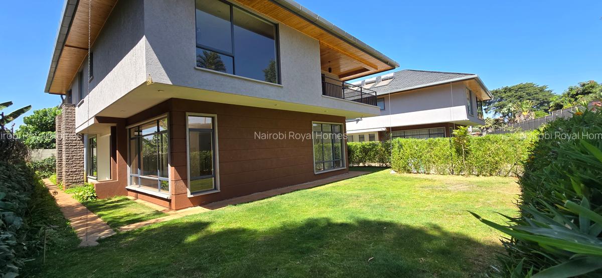 5 Bed Townhouse with En Suite at Lavington Green - 5