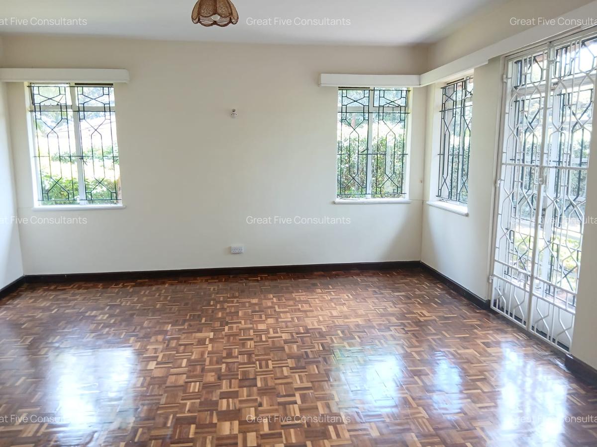 5 Bed Villa with En Suite in Gigiri - 11