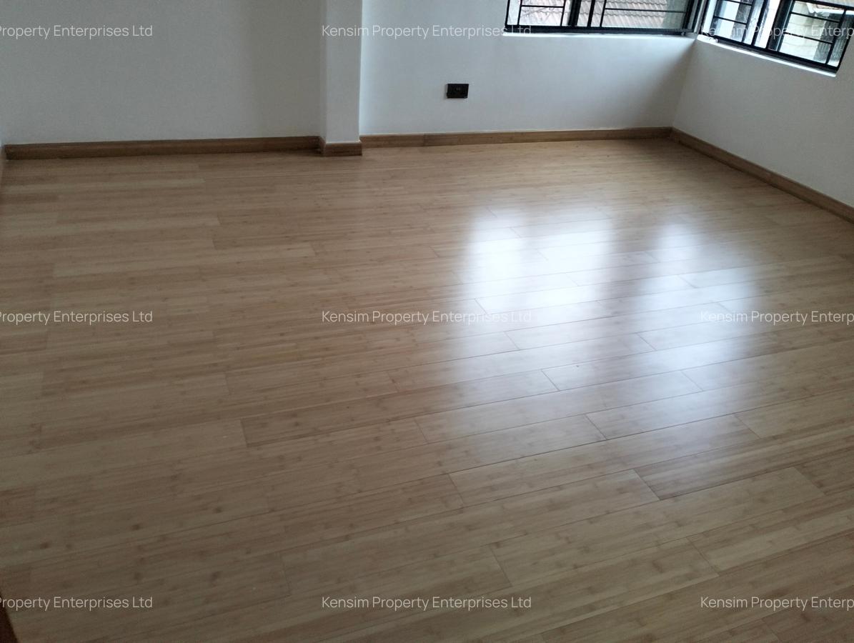 5 Bed Townhouse with En Suite in Lavington - 20