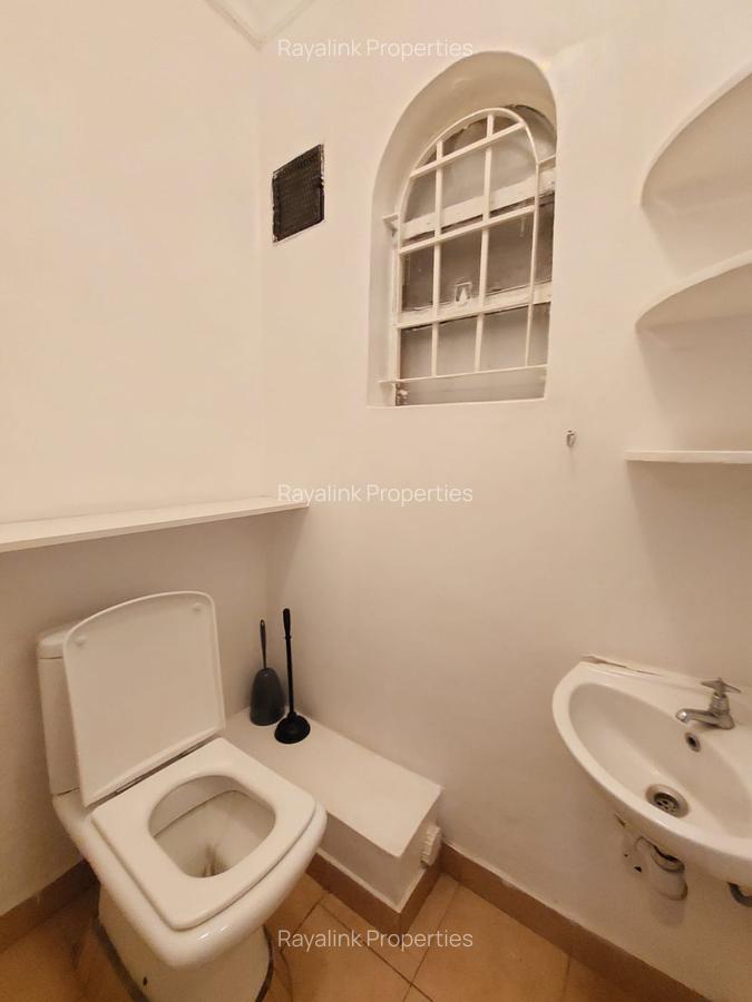 2 Bed House with En Suite at Karen - 10
