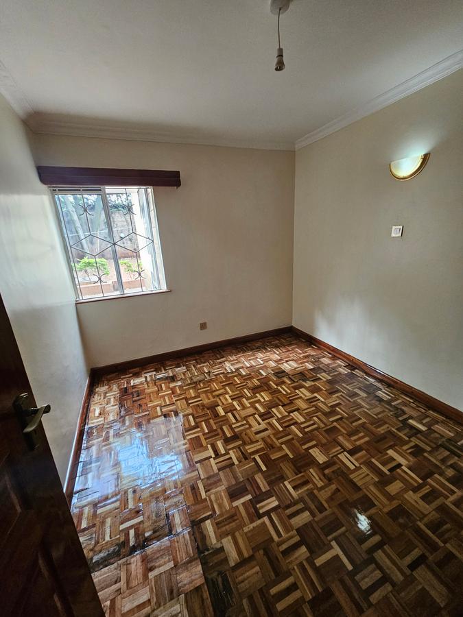 4 Bed Townhouse with En Suite at Lavington - 3