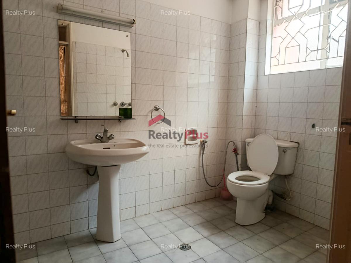 4 Bed Apartment with En Suite in Riverside - 10