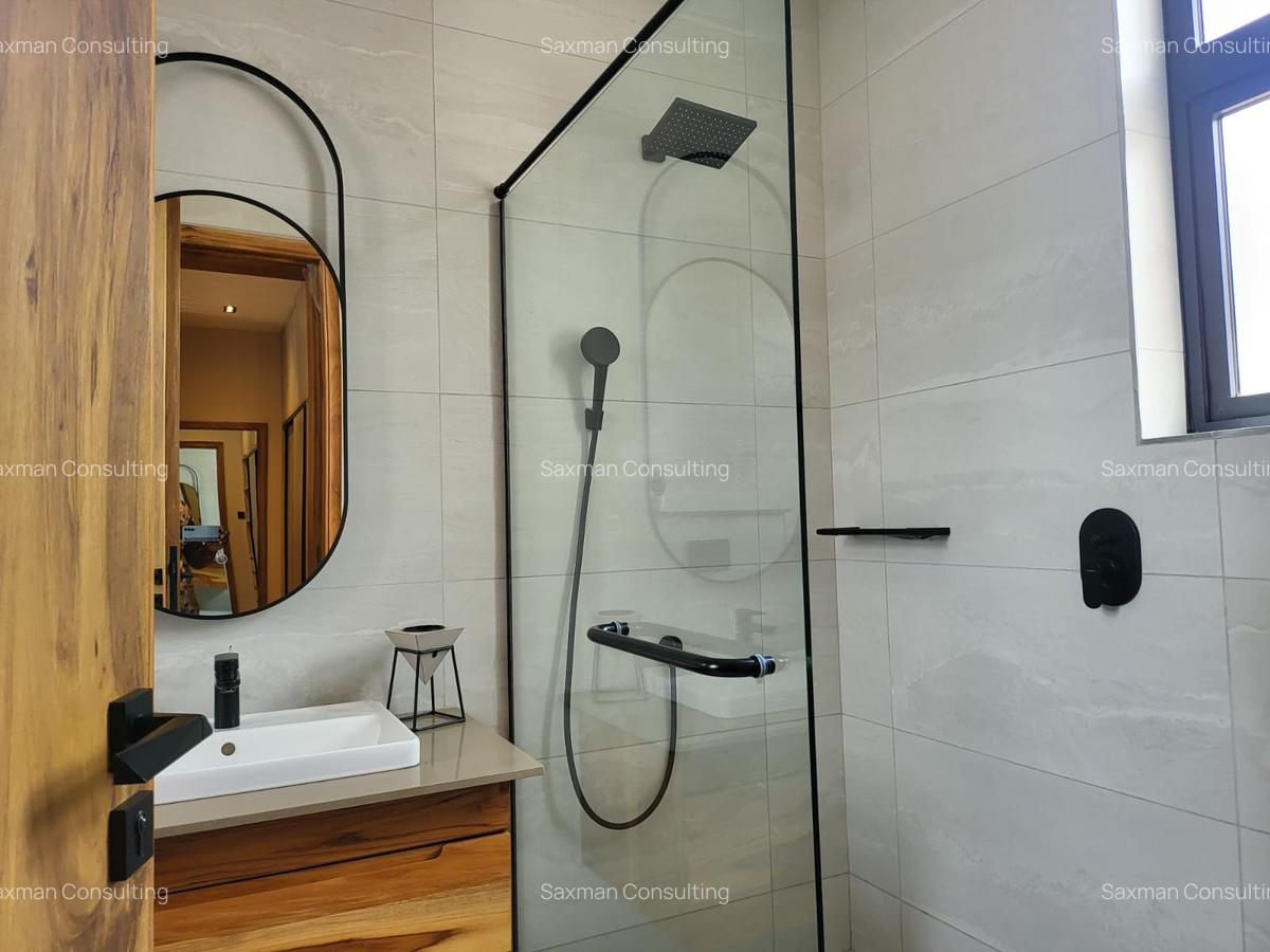 4 Bed House with En Suite in Loresho - 2