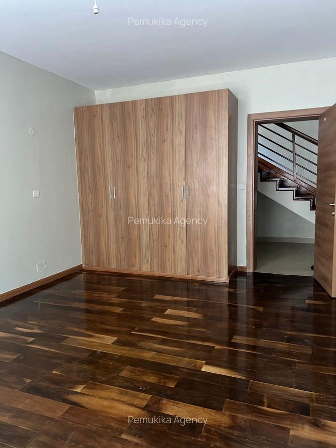 5 Bed Townhouse with En Suite in Lavington - 6