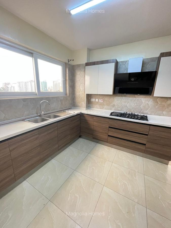 3 Bed Apartment with En Suite in Kilimani - 8