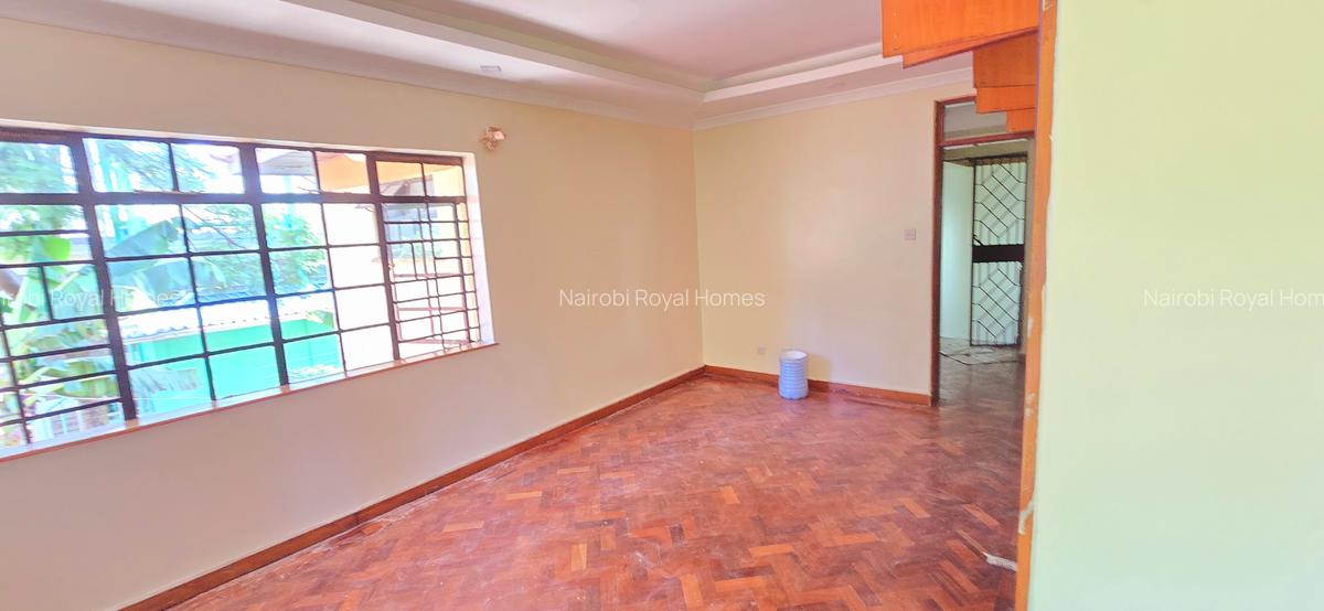 4 Bed Townhouse with En Suite at Lavington Road Garden - 16