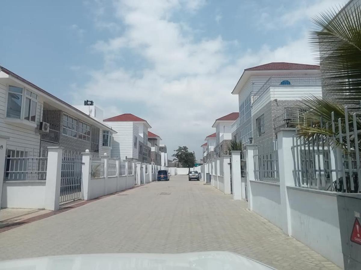 3 Bed Apartment with En Suite in Nyali Area - 3