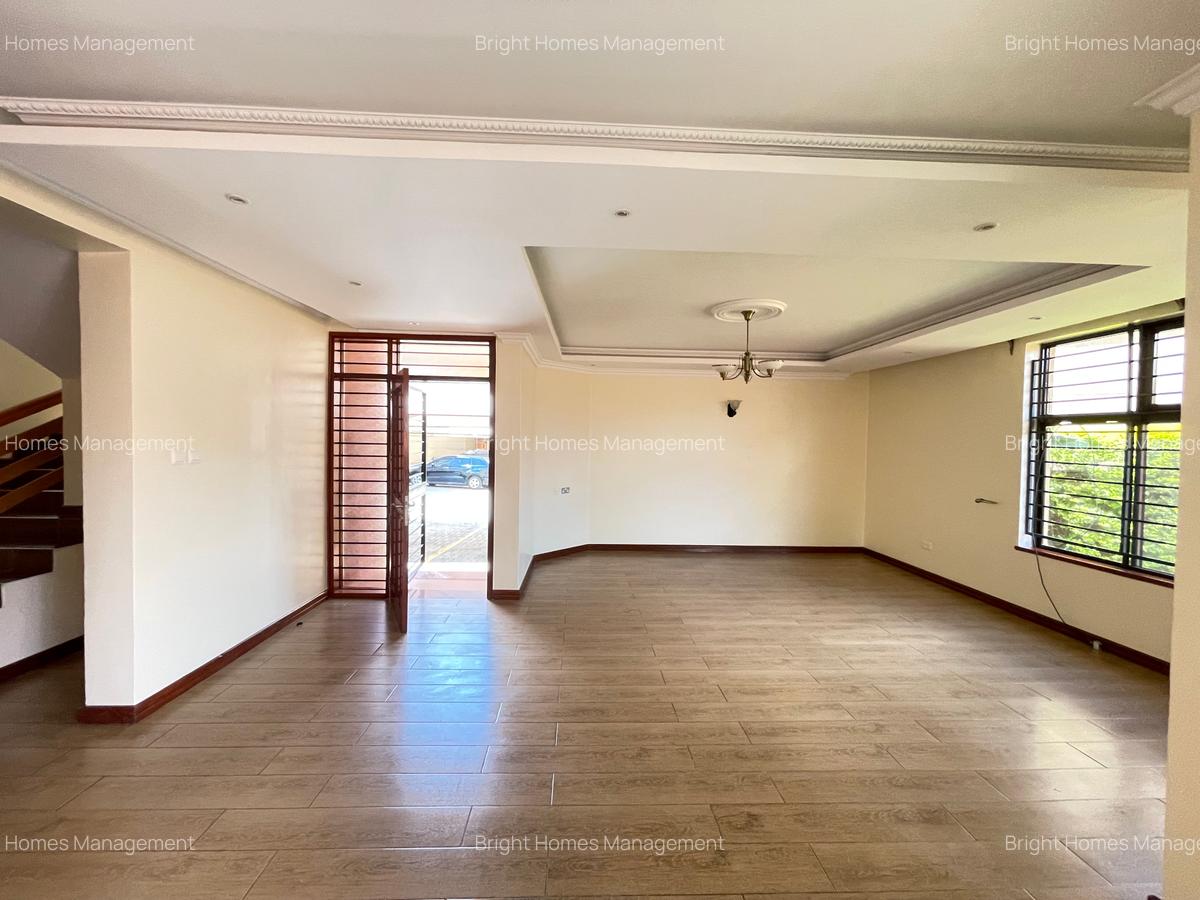 6 Bed Townhouse with En Suite in Lavington - 11