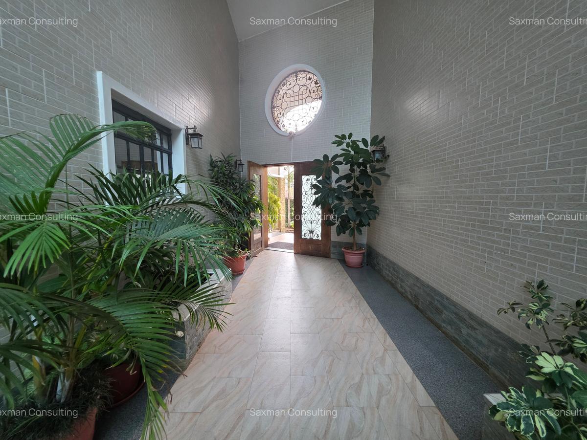 2 Bed Apartment with En Suite in Nyari - 15