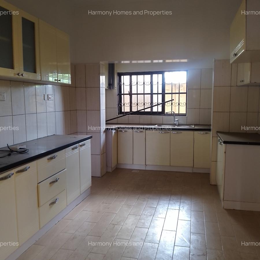 5 Bed Townhouse with En Suite at Parklands - 5