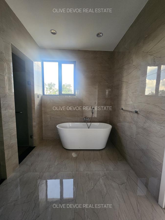 5 Bed Villa with En Suite in Lavington - 9