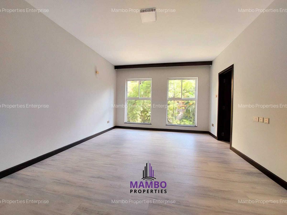 3 Bed Apartment with En Suite at Riverside Dr - 16