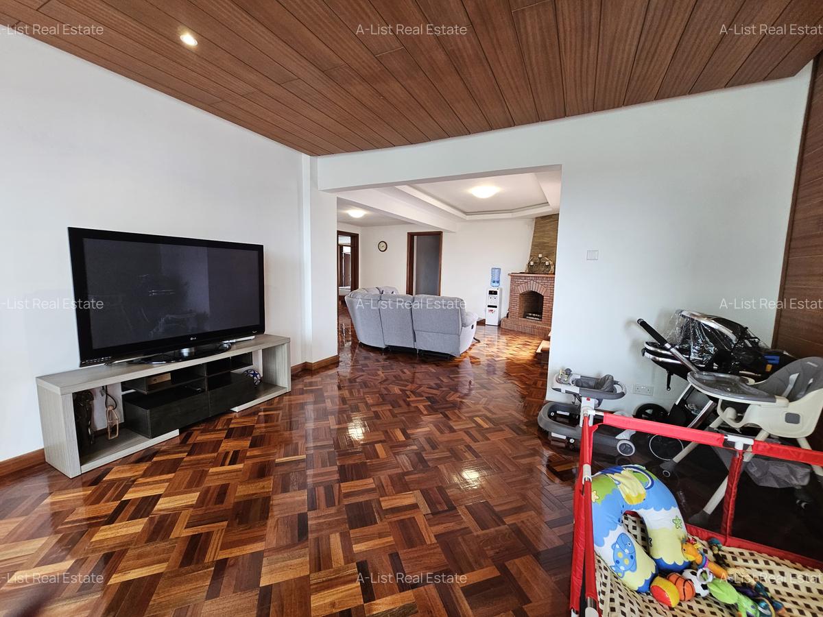 5 Bed Apartment with En Suite at Parklands - 13