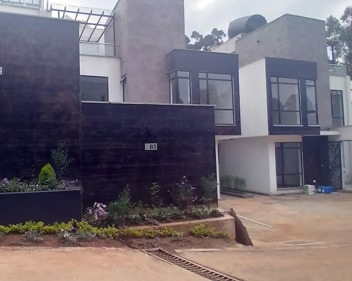 4 Bed Townhouse with Swimming Pool in Kitisuru - 14