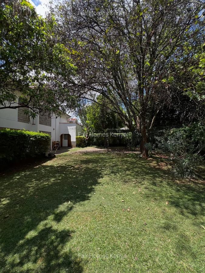 4 Bed Townhouse with En Suite at Lavington Green - 20