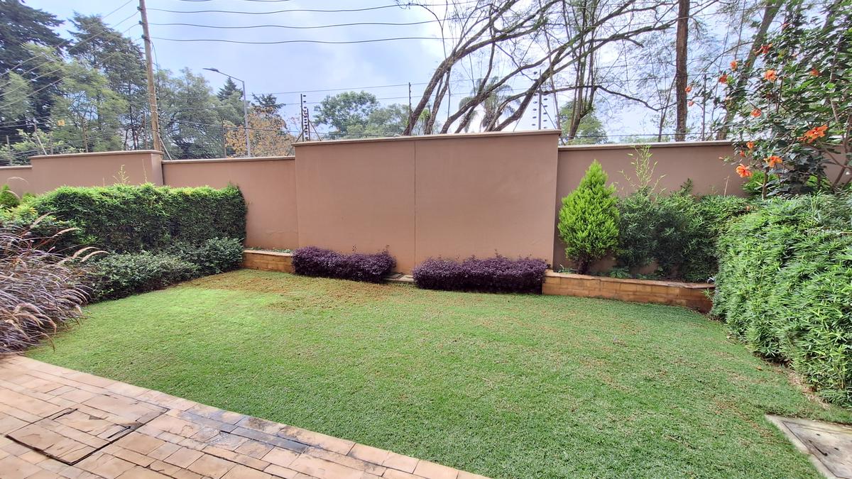 5 Bed Townhouse with En Suite at Lavington. - 3