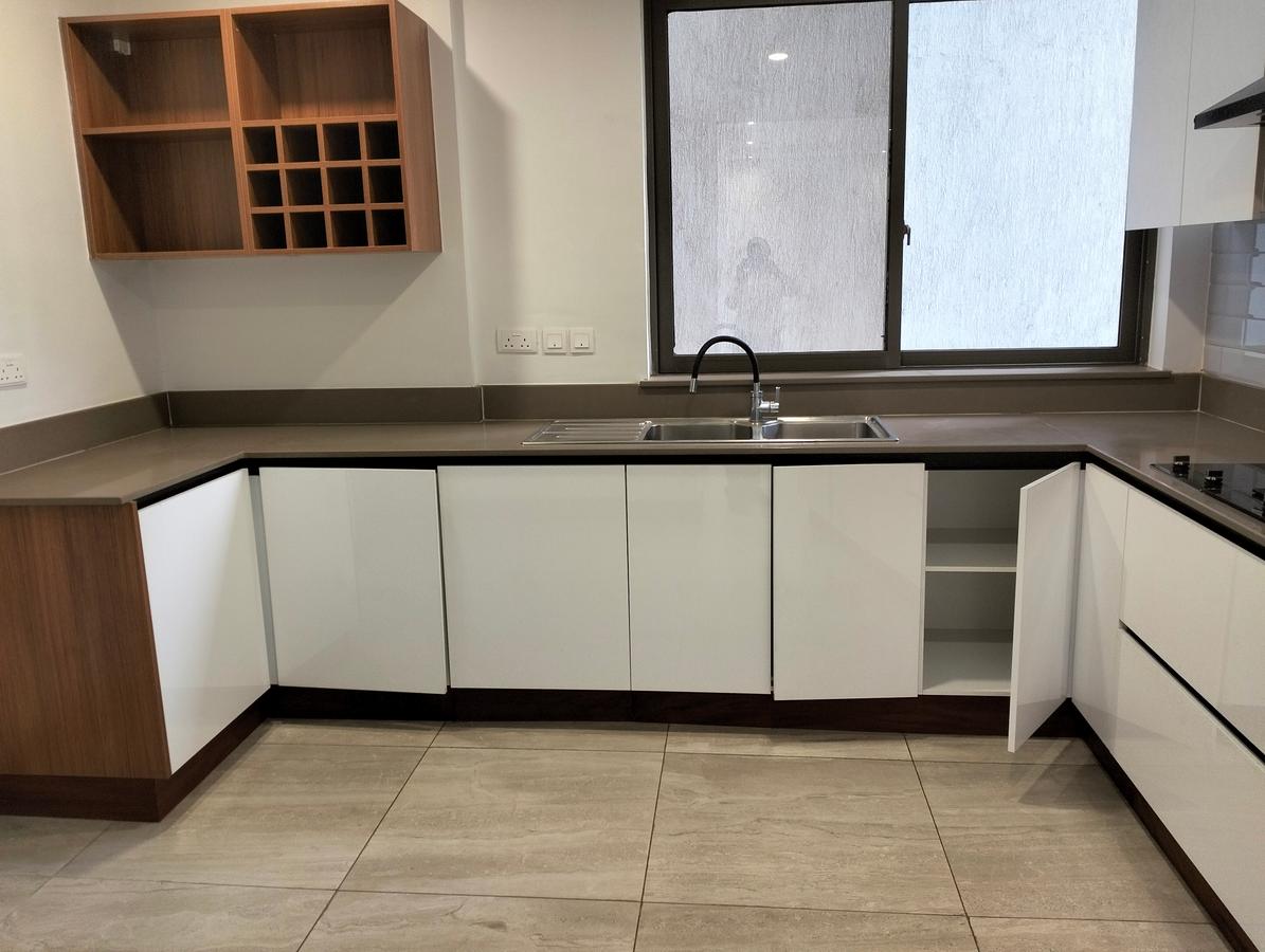 3 Bed Apartment with En Suite in Westlands Area - 3