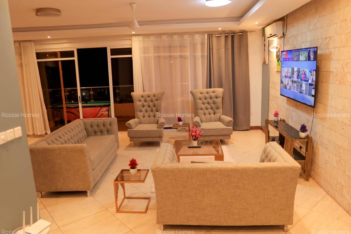 Serviced 4 Bed Apartment with En Suite at 2Nd Avenue - 8