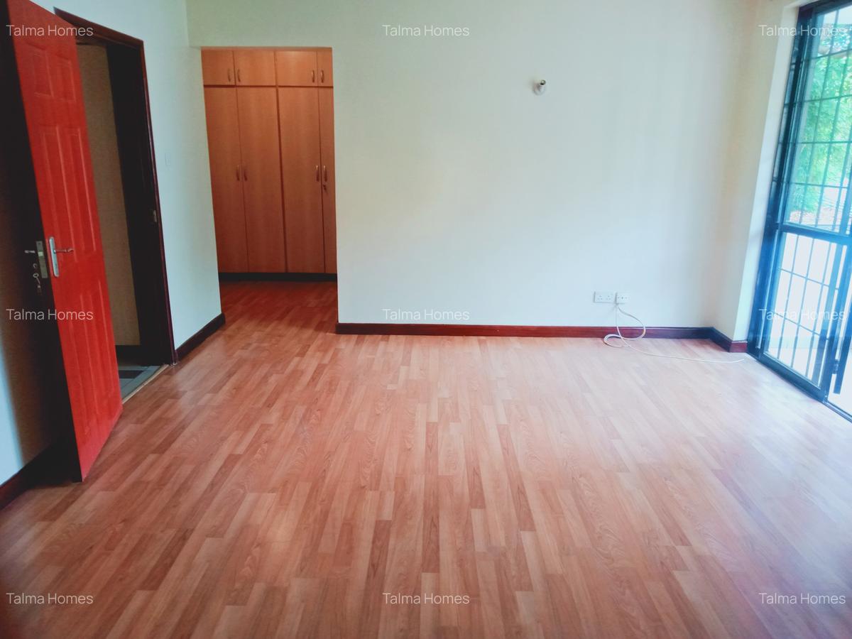 3 Bed Apartment with En Suite at Off Church Rd - 6