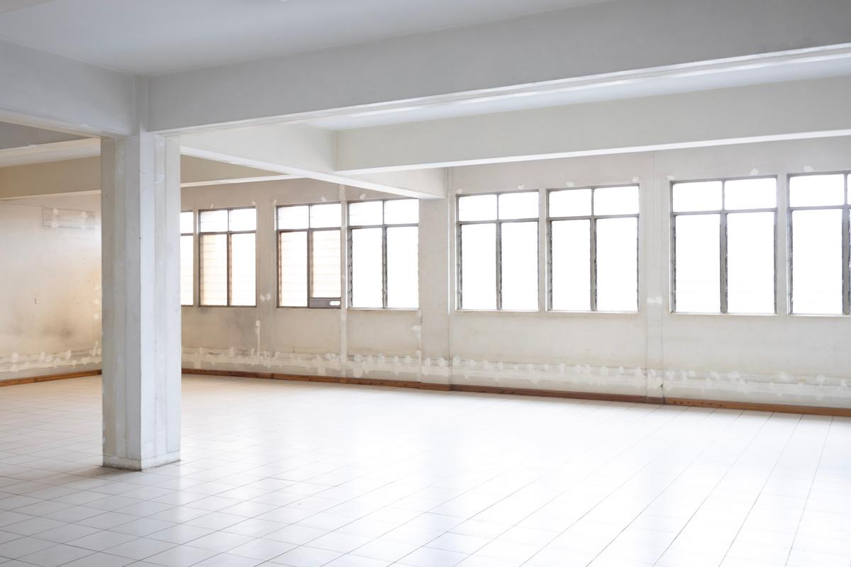 4,830 ft² Office with Service Charge Included in Industrial Area - 6