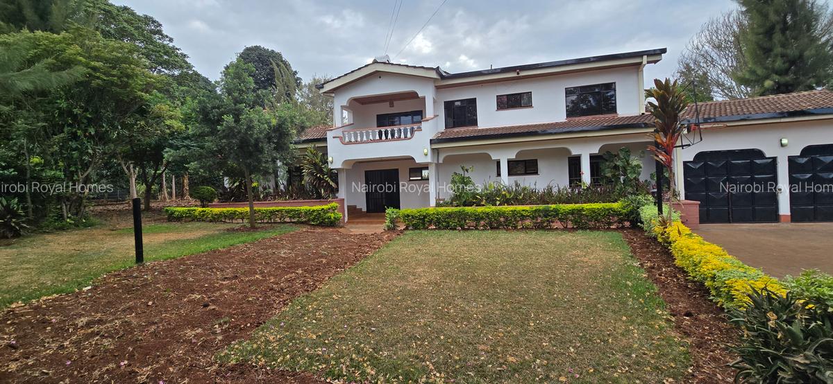 4 Bed House with En Suite at Nyari Close - 4