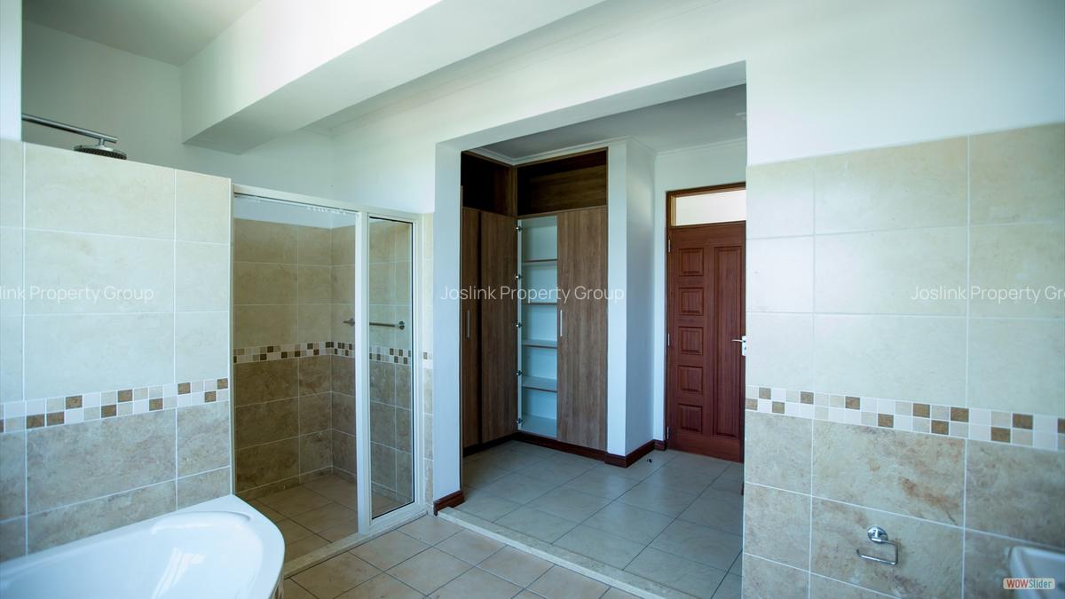 3 Bed Apartment with En Suite in Tudor - 15