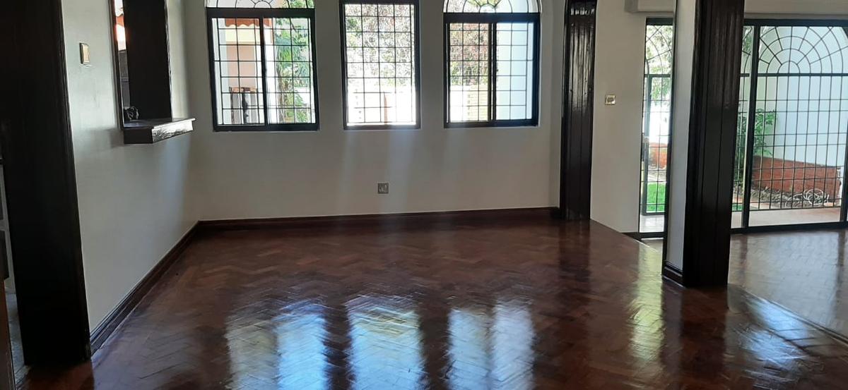 5 Bed Townhouse with En Suite in Lavington - 13